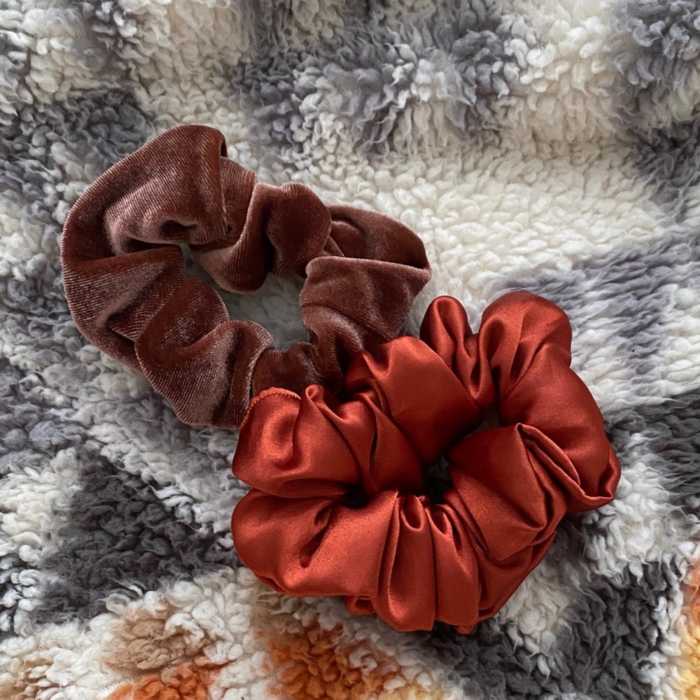 Elegant Velvet and Satin Scrunchies Set - Brown and Red
